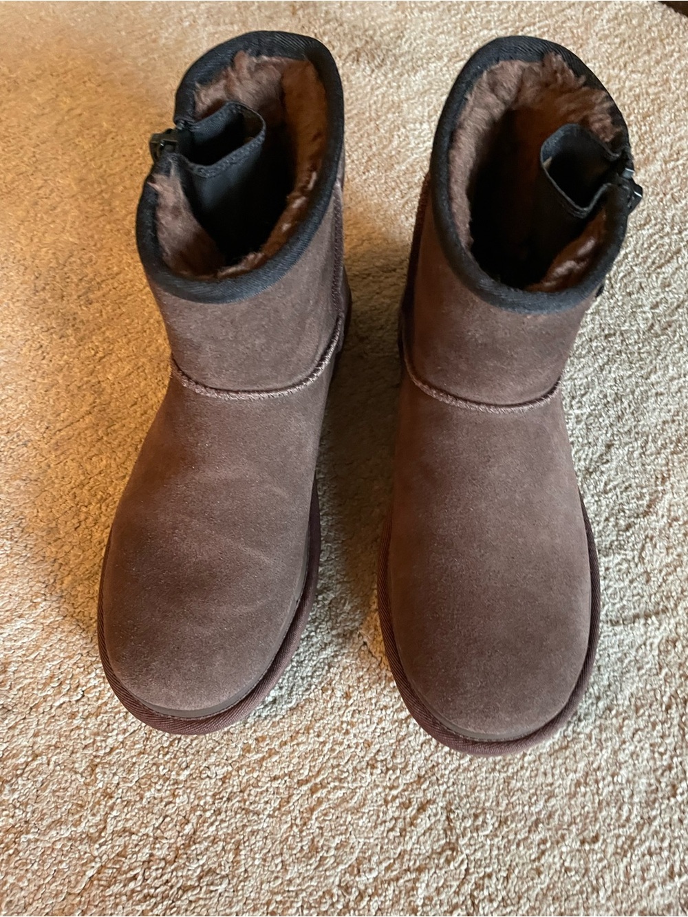 UGG Brown Suede Women’s Short Winter Boots